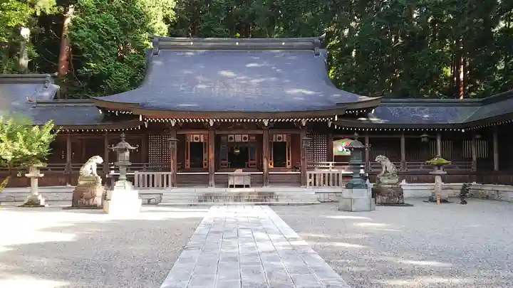 飛驒一宮水無神社の本殿・本堂