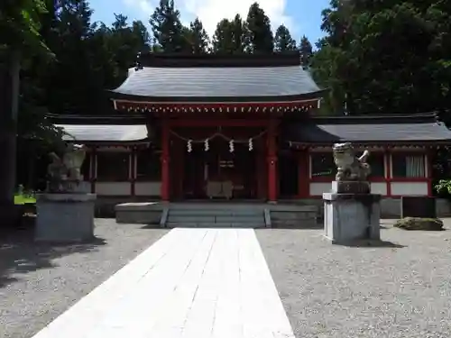 冨士御室浅間神社の本殿・本堂