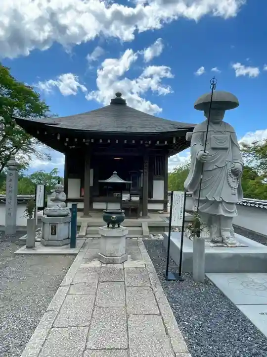 岡寺(龍蓋寺)の{uncategorized: "未分類", other: "その他", undefined: "問題あり", building: "その他建物", grave: "お墓", sacred_gate: "鳥居", guardian: "狛犬", statue: "像", buddha: "仏像", history: "歴史", nature: "自然", garden: "庭園", animal: "動物", pagoda: "塔", temizu: "手水舎", mountain_gate: "山門・神門", sanctuary: "本殿・本堂", subordinate: "末社・摂社", art: "芸術", scenery: "景色", jizo: "地蔵", ema: "絵馬", goshuin: "御朱印", omikuji: "おみくじ", items: "授与品その他", amulet: "お守り", goshuincho: "御朱印帳", eats: "食事", festival: "お祭り", votive_dance: "神楽", shichigosan: "七五三参", wedding: "結婚式", experience: "体験その他", initially: "初詣", around: "周辺", anti_infection: "感染症対策"}
