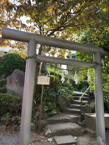 鎮守氷川神社の鳥居