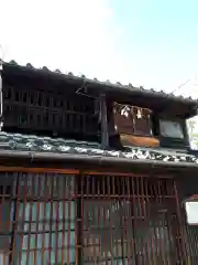 屋根神の本殿