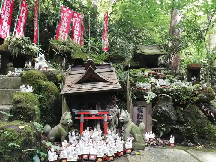 佐助稲荷神社の末社・摂社