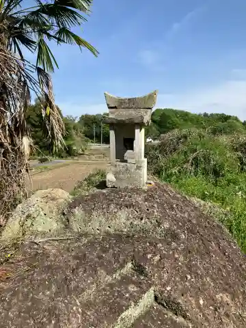 岩原神社の{uncategorized: "未分類", other: "その他", undefined: "問題あり", building: "その他建物", grave: "お墓", sacred_gate: "鳥居", guardian: "狛犬", statue: "像", buddha: "仏像", history: "歴史", nature: "自然", garden: "庭園", animal: "動物", pagoda: "塔", temizu: "手水舎", mountain_gate: "山門・神門", sanctuary: "本殿・本堂", subordinate: "末社・摂社", art: "芸術", scenery: "景色", jizo: "地蔵", ema: "絵馬", goshuin: "御朱印", omikuji: "おみくじ", items: "授与品その他", amulet: "お守り", goshuincho: "御朱印帳", eats: "食事", festival: "お祭り", votive_dance: "神楽", shichigosan: "七五三参", wedding: "結婚式", experience: "体験その他", initially: "初詣", around: "周辺", anti_infection: "感染症対策"}