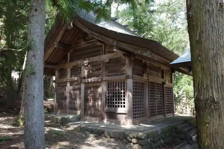 諏訪大社上社前宮の本殿・本堂