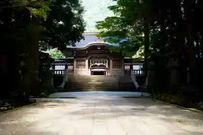 彌彦神社の山門・神門