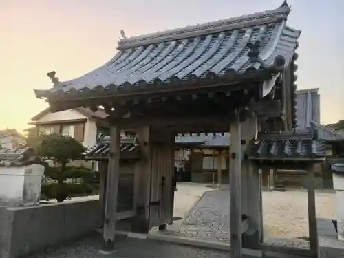 海岸寺の山門