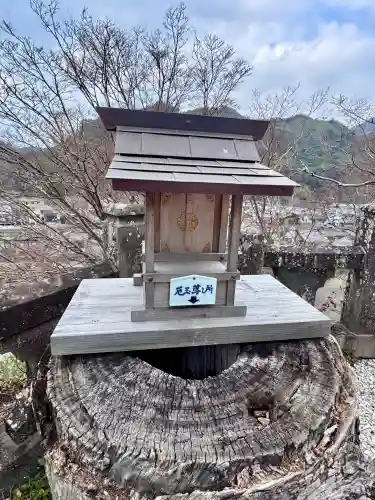 陶山神社の{uncategorized: "未分類", other: "その他", undefined: "問題あり", building: "その他建物", grave: "お墓", sacred_gate: "鳥居", guardian: "狛犬", statue: "像", buddha: "仏像", history: "歴史", nature: "自然", garden: "庭園", animal: "動物", pagoda: "塔", temizu: "手水舎", mountain_gate: "山門・神門", sanctuary: "本殿・本堂", subordinate: "末社・摂社", art: "芸術", scenery: "景色", jizo: "地蔵", ema: "絵馬", goshuin: "御朱印", omikuji: "おみくじ", items: "授与品その他", amulet: "お守り", goshuincho: "御朱印帳", eats: "食事", festival: "お祭り", votive_dance: "神楽", shichigosan: "七五三参", wedding: "結婚式", experience: "体験その他", initially: "初詣", around: "周辺", anti_infection: "感染症対策"}