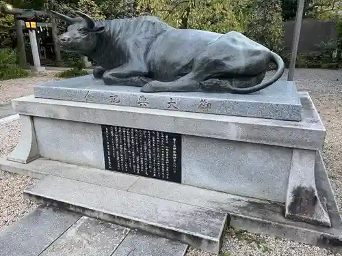 布多天神社の像