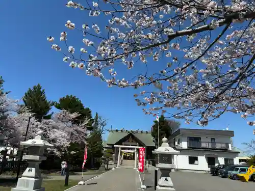 烈々布神社の{uncategorized: "未分類", other: "その他", undefined: "問題あり", building: "その他建物", grave: "お墓", sacred_gate: "鳥居", guardian: "狛犬", statue: "像", buddha: "仏像", history: "歴史", nature: "自然", garden: "庭園", animal: "動物", pagoda: "塔", temizu: "手水舎", mountain_gate: "山門・神門", sanctuary: "本殿・本堂", subordinate: "末社・摂社", art: "芸術", scenery: "景色", jizo: "地蔵", ema: "絵馬", goshuin: "御朱印", omikuji: "おみくじ", items: "授与品その他", amulet: "お守り", goshuincho: "御朱印帳", eats: "食事", festival: "お祭り", votive_dance: "神楽", shichigosan: "七五三参", wedding: "結婚式", experience: "体験その他", initially: "初詣", around: "周辺", anti_infection: "感染症対策"}