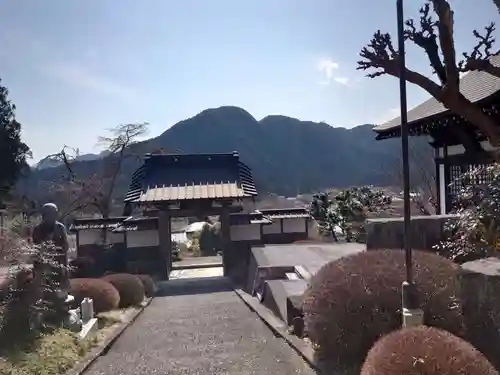 観音寺の山門・神門