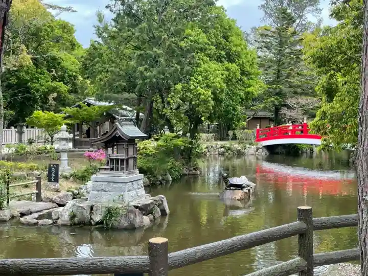 伊弉諾神宮の{uncategorized: "未分類", other: "その他", undefined: "問題あり", building: "その他建物", grave: "お墓", sacred_gate: "鳥居", guardian: "狛犬", statue: "像", buddha: "仏像", history: "歴史", nature: "自然", garden: "庭園", animal: "動物", pagoda: "塔", temizu: "手水舎", mountain_gate: "山門・神門", sanctuary: "本殿・本堂", subordinate: "末社・摂社", art: "芸術", scenery: "景色", jizo: "地蔵", ema: "絵馬", goshuin: "御朱印", omikuji: "おみくじ", items: "授与品その他", amulet: "お守り", goshuincho: "御朱印帳", eats: "食事", festival: "お祭り", votive_dance: "神楽", shichigosan: "七五三参", wedding: "結婚式", experience: "体験その他", initially: "初詣", around: "周辺", anti_infection: "感染症対策"}