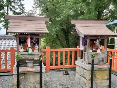 王地山まけきらい稲荷の末社・摂社