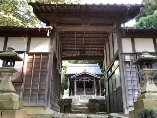 志比前神社の山門