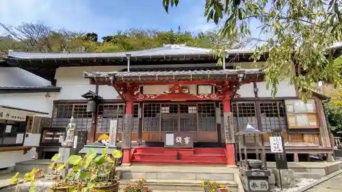 妙音寺の本殿・本堂