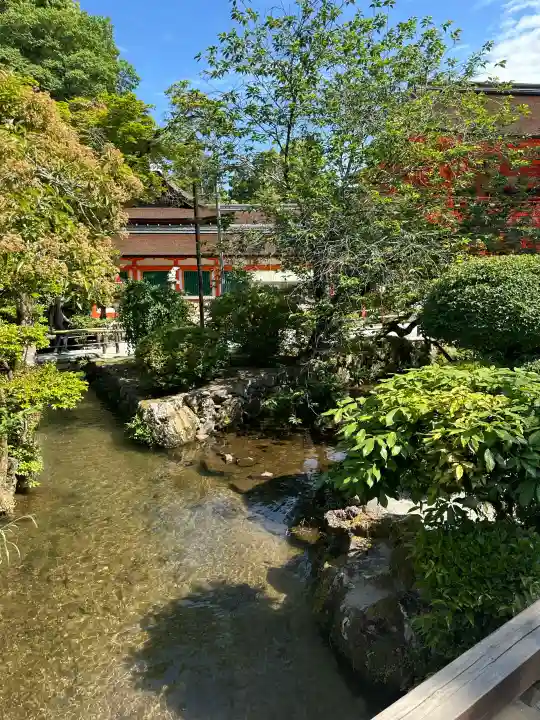 賀茂別雷神社(上賀茂神社)の{uncategorized: "未分類", other: "その他", undefined: "問題あり", building: "その他建物", grave: "お墓", sacred_gate: "鳥居", guardian: "狛犬", statue: "像", buddha: "仏像", history: "歴史", nature: "自然", garden: "庭園", animal: "動物", pagoda: "塔", temizu: "手水舎", mountain_gate: "山門・神門", sanctuary: "本殿・本堂", subordinate: "末社・摂社", art: "芸術", scenery: "景色", jizo: "地蔵", ema: "絵馬", goshuin: "御朱印", omikuji: "おみくじ", items: "授与品その他", amulet: "お守り", goshuincho: "御朱印帳", eats: "食事", festival: "お祭り", votive_dance: "神楽", shichigosan: "七五三参", wedding: "結婚式", experience: "体験その他", initially: "初詣", around: "周辺", anti_infection: "感染症対策"}