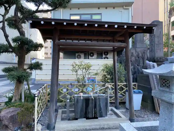 公春院の手水舎