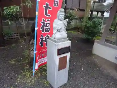 母智丘神社の像