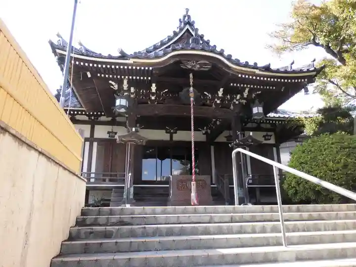 燈明寺の本殿・本堂