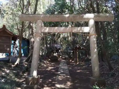 六所神社の鳥居