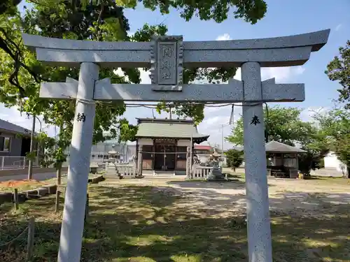 出新田岡神社の鳥居