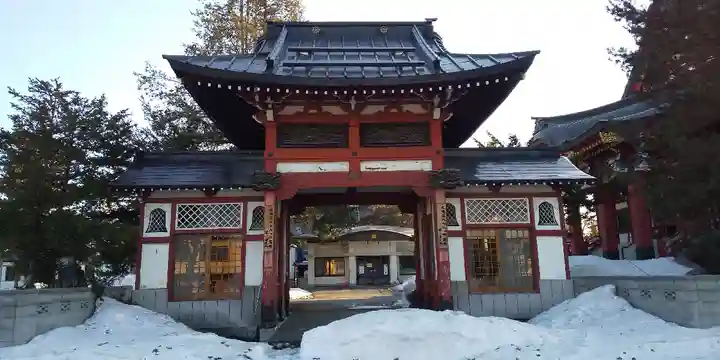 眞久寺の山門・神門