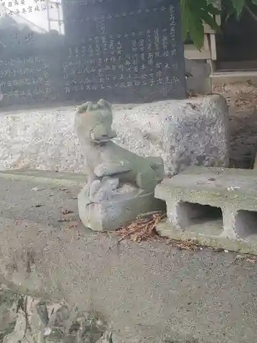 椿田稲荷神社の狛犬