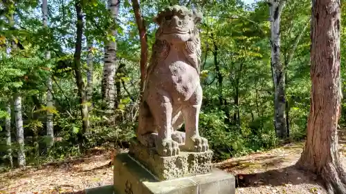 旭中神社の狛犬