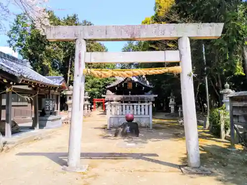 諏訪神社の鳥居