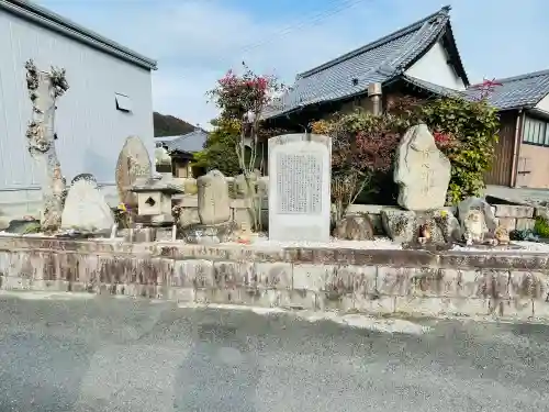 円福寺の{uncategorized: "未分類", other: "その他", undefined: "問題あり", building: "その他建物", grave: "お墓", sacred_gate: "鳥居", guardian: "狛犬", statue: "像", buddha: "仏像", history: "歴史", nature: "自然", garden: "庭園", animal: "動物", pagoda: "塔", temizu: "手水舎", mountain_gate: "山門・神門", sanctuary: "本殿・本堂", subordinate: "末社・摂社", art: "芸術", scenery: "景色", jizo: "地蔵", ema: "絵馬", goshuin: "御朱印", omikuji: "おみくじ", items: "授与品その他", amulet: "お守り", goshuincho: "御朱印帳", eats: "食事", festival: "お祭り", votive_dance: "神楽", shichigosan: "七五三参", wedding: "結婚式", experience: "体験その他", initially: "初詣", around: "周辺", anti_infection: "感染症対策"}