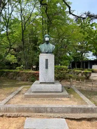 荘内神社の像