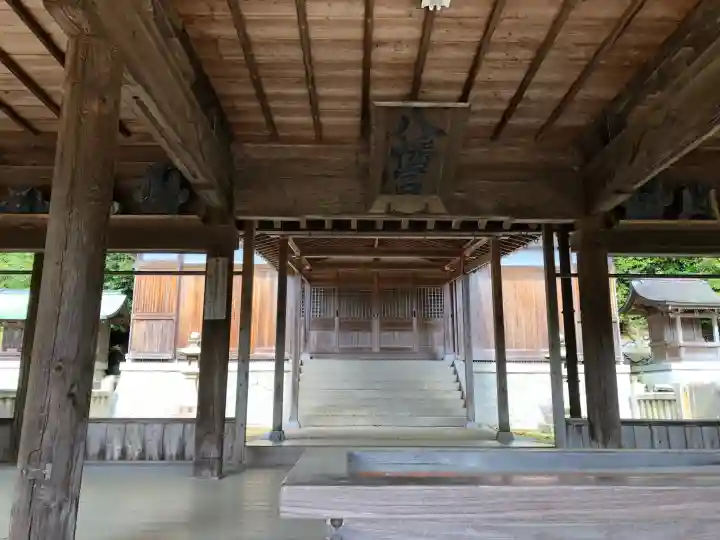 安乎八幡神社の{uncategorized: "未分類", other: "その他", undefined: "問題あり", building: "その他建物", grave: "お墓", sacred_gate: "鳥居", guardian: "狛犬", statue: "像", buddha: "仏像", history: "歴史", nature: "自然", garden: "庭園", animal: "動物", pagoda: "塔", temizu: "手水舎", mountain_gate: "山門・神門", sanctuary: "本殿・本堂", subordinate: "末社・摂社", art: "芸術", scenery: "景色", jizo: "地蔵", ema: "絵馬", goshuin: "御朱印", omikuji: "おみくじ", items: "授与品その他", amulet: "お守り", goshuincho: "御朱印帳", eats: "食事", festival: "お祭り", votive_dance: "神楽", shichigosan: "七五三参", wedding: "結婚式", experience: "体験その他", initially: "初詣", around: "周辺", anti_infection: "感染症対策"}