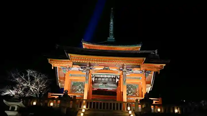 清水寺の{uncategorized: "未分類", other: "その他", undefined: "問題あり", building: "その他建物", grave: "お墓", sacred_gate: "鳥居", guardian: "狛犬", statue: "像", buddha: "仏像", history: "歴史", nature: "自然", garden: "庭園", animal: "動物", pagoda: "塔", temizu: "手水舎", mountain_gate: "山門・神門", sanctuary: "本殿・本堂", subordinate: "末社・摂社", art: "芸術", scenery: "景色", jizo: "地蔵", ema: "絵馬", goshuin: "御朱印", omikuji: "おみくじ", items: "授与品その他", amulet: "お守り", goshuincho: "御朱印帳", eats: "食事", festival: "お祭り", votive_dance: "神楽", shichigosan: "七五三参", wedding: "結婚式", experience: "体験その他", initially: "初詣", around: "周辺", anti_infection: "感染症対策"}