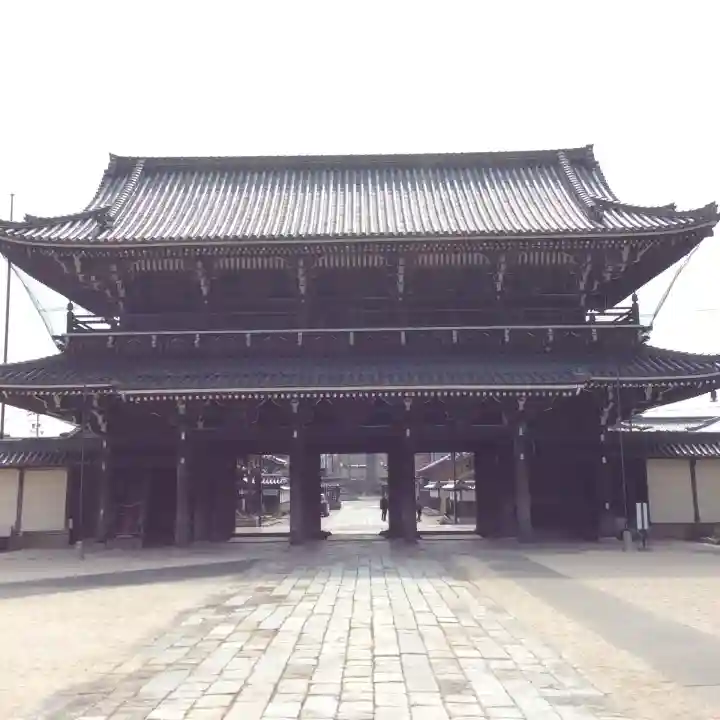 本山専修寺の{uncategorized: "未分類", other: "その他", undefined: "問題あり", building: "その他建物", grave: "お墓", sacred_gate: "鳥居", guardian: "狛犬", statue: "像", buddha: "仏像", history: "歴史", nature: "自然", garden: "庭園", animal: "動物", pagoda: "塔", temizu: "手水舎", mountain_gate: "山門・神門", sanctuary: "本殿・本堂", subordinate: "末社・摂社", art: "芸術", scenery: "景色", jizo: "地蔵", ema: "絵馬", goshuin: "御朱印", omikuji: "おみくじ", items: "授与品その他", amulet: "お守り", goshuincho: "御朱印帳", eats: "食事", festival: "お祭り", votive_dance: "神楽", shichigosan: "七五三参", wedding: "結婚式", experience: "体験その他", initially: "初詣", around: "周辺", anti_infection: "感染症対策"}
