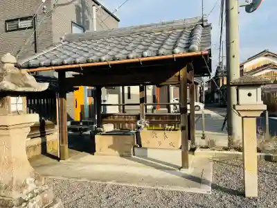 國造神社の{uncategorized: "未分類", other: "その他", undefined: "問題あり", building: "その他建物", grave: "お墓", sacred_gate: "鳥居", guardian: "狛犬", statue: "像", buddha: "仏像", history: "歴史", nature: "自然", garden: "庭園", animal: "動物", pagoda: "塔", temizu: "手水舎", mountain_gate: "山門・神門", sanctuary: "本殿・本堂", subordinate: "末社・摂社", art: "芸術", scenery: "景色", jizo: "地蔵", ema: "絵馬", goshuin: "御朱印", omikuji: "おみくじ", items: "授与品その他", amulet: "お守り", goshuincho: "御朱印帳", eats: "食事", festival: "お祭り", votive_dance: "神楽", shichigosan: "七五三参", wedding: "結婚式", experience: "体験その他", initially: "初詣", around: "周辺", anti_infection: "感染症対策"}