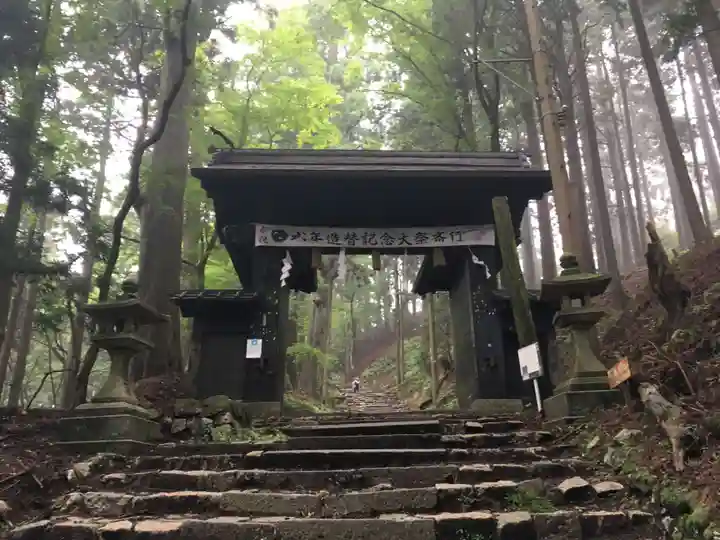 愛宕神社の山門・神門