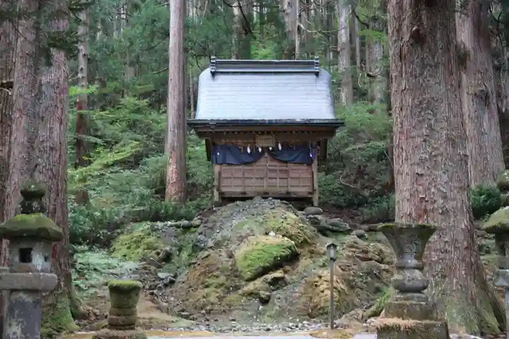 雄山神社中宮祈願殿(富山県)