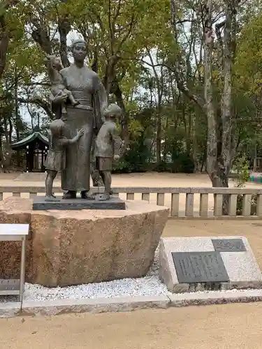 岡山縣護國神社の像