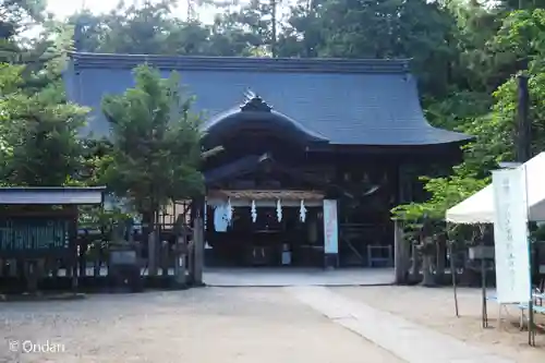 大和神社の本殿