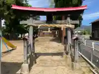 養蚕神社の{uncategorized: "未分類", other: "その他", undefined: "問題あり", building: "その他建物", grave: "お墓", sacred_gate: "鳥居", guardian: "狛犬", statue: "像", buddha: "仏像", history: "歴史", nature: "自然", garden: "庭園", animal: "動物", pagoda: "塔", temizu: "手水舎", mountain_gate: "山門・神門", sanctuary: "本殿・本堂", subordinate: "末社・摂社", art: "芸術", scenery: "景色", jizo: "地蔵", ema: "絵馬", goshuin: "御朱印", omikuji: "おみくじ", items: "授与品その他", amulet: "お守り", goshuincho: "御朱印帳", eats: "食事", festival: "お祭り", votive_dance: "神楽", shichigosan: "七五三参", wedding: "結婚式", experience: "体験その他", initially: "初詣", around: "周辺", anti_infection: "感染症対策"}