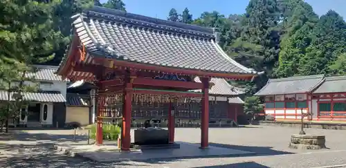 美濃國一宮　南宮大社の手水舎