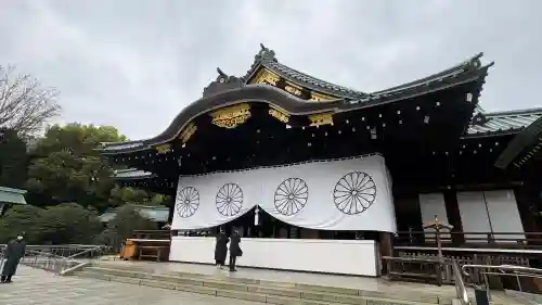 靖國神社の{uncategorized: "未分類", other: "その他", undefined: "問題あり", building: "その他建物", grave: "お墓", sacred_gate: "鳥居", guardian: "狛犬", statue: "像", buddha: "仏像", history: "歴史", nature: "自然", garden: "庭園", animal: "動物", pagoda: "塔", temizu: "手水舎", mountain_gate: "山門・神門", sanctuary: "本殿・本堂", subordinate: "末社・摂社", art: "芸術", scenery: "景色", jizo: "地蔵", ema: "絵馬", goshuin: "御朱印", omikuji: "おみくじ", items: "授与品その他", amulet: "お守り", goshuincho: "御朱印帳", eats: "食事", festival: "お祭り", votive_dance: "神楽", shichigosan: "七五三参", wedding: "結婚式", experience: "体験その他", initially: "初詣", around: "周辺", anti_infection: "感染症対策"}