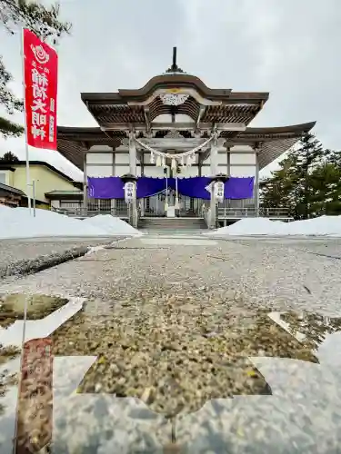 鹿部稲荷神社の{uncategorized: "未分類", other: "その他", undefined: "問題あり", building: "その他建物", grave: "お墓", sacred_gate: "鳥居", guardian: "狛犬", statue: "像", buddha: "仏像", history: "歴史", nature: "自然", garden: "庭園", animal: "動物", pagoda: "塔", temizu: "手水舎", mountain_gate: "山門・神門", sanctuary: "本殿・本堂", subordinate: "末社・摂社", art: "芸術", scenery: "景色", jizo: "地蔵", ema: "絵馬", goshuin: "御朱印", omikuji: "おみくじ", items: "授与品その他", amulet: "お守り", goshuincho: "御朱印帳", eats: "食事", festival: "お祭り", votive_dance: "神楽", shichigosan: "七五三参", wedding: "結婚式", experience: "体験その他", initially: "初詣", around: "周辺", anti_infection: "感染症対策"}