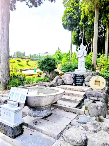 阿蘇白水龍神權現～白蛇神社～(熊本県)