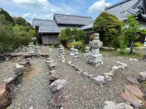 清寿庵の{uncategorized: "未分類", other: "その他", undefined: "問題あり", building: "その他建物", grave: "お墓", sacred_gate: "鳥居", guardian: "狛犬", statue: "像", buddha: "仏像", history: "歴史", nature: "自然", garden: "庭園", animal: "動物", pagoda: "塔", temizu: "手水舎", mountain_gate: "山門・神門", sanctuary: "本殿・本堂", subordinate: "末社・摂社", art: "芸術", scenery: "景色", jizo: "地蔵", ema: "絵馬", goshuin: "御朱印", omikuji: "おみくじ", items: "授与品その他", amulet: "お守り", goshuincho: "御朱印帳", eats: "食事", festival: "お祭り", votive_dance: "神楽", shichigosan: "七五三参", wedding: "結婚式", experience: "体験その他", initially: "初詣", around: "周辺", anti_infection: "感染症対策"}
