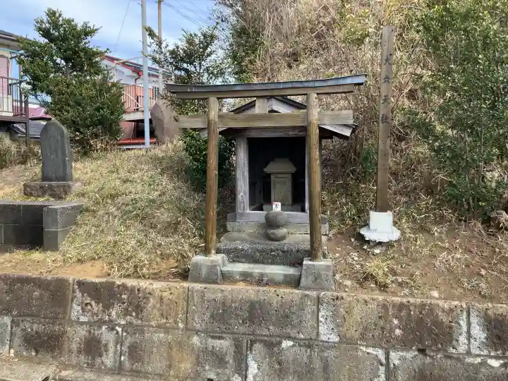 富士山神社の{uncategorized: "未分類", other: "その他", undefined: "問題あり", building: "その他建物", grave: "お墓", sacred_gate: "鳥居", guardian: "狛犬", statue: "像", buddha: "仏像", history: "歴史", nature: "自然", garden: "庭園", animal: "動物", pagoda: "塔", temizu: "手水舎", mountain_gate: "山門・神門", sanctuary: "本殿・本堂", subordinate: "末社・摂社", art: "芸術", scenery: "景色", jizo: "地蔵", ema: "絵馬", goshuin: "御朱印", omikuji: "おみくじ", items: "授与品その他", amulet: "お守り", goshuincho: "御朱印帳", eats: "食事", festival: "お祭り", votive_dance: "神楽", shichigosan: "七五三参", wedding: "結婚式", experience: "体験その他", initially: "初詣", around: "周辺", anti_infection: "感染症対策"}