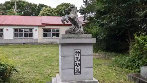 深川神社の像