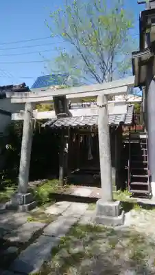 柳原稲荷神社の鳥居