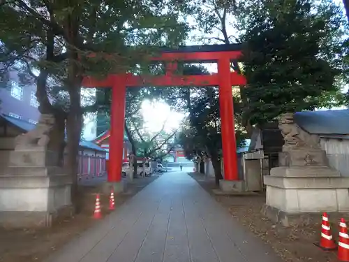 花園神社の鳥居