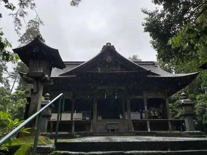 埴生護國八幡宮の本殿