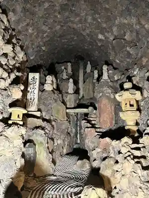 洞窟観音・徳明園・山徳記念館(群馬県)